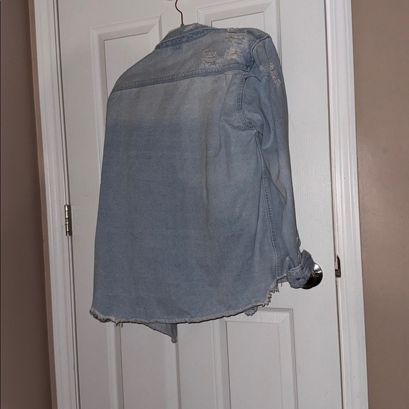 Men’s Distressed Denim Jacket - Picture 2 of 3